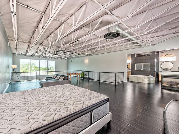 3rd image of 5002 Thunder River Cir