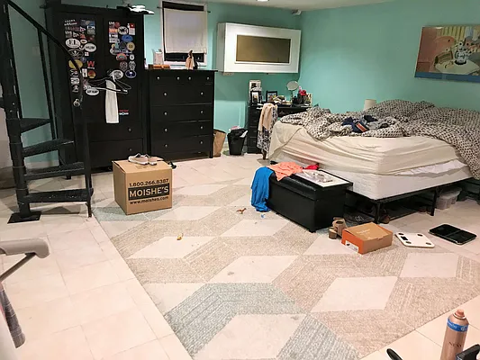 Rented by Joe Gotham LTD | media 17