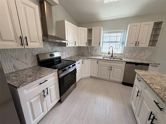 3rd image of 319 AVENUE A NE