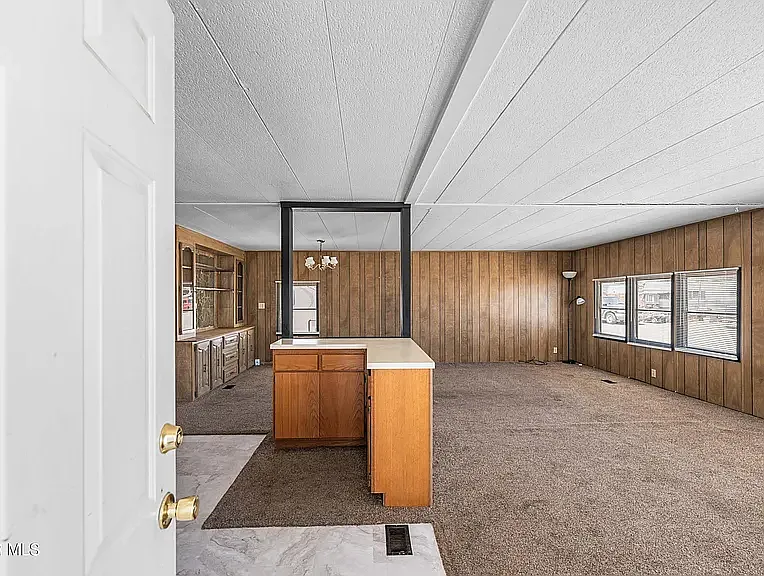 3 bed, 1344 sqft, $600 — Photo 2
