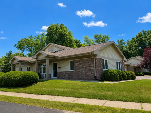 270 Meadow Ln, Poynette, WI 53955