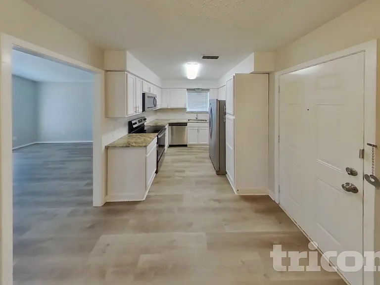 725 Villa Ridge Dr — Photo 4