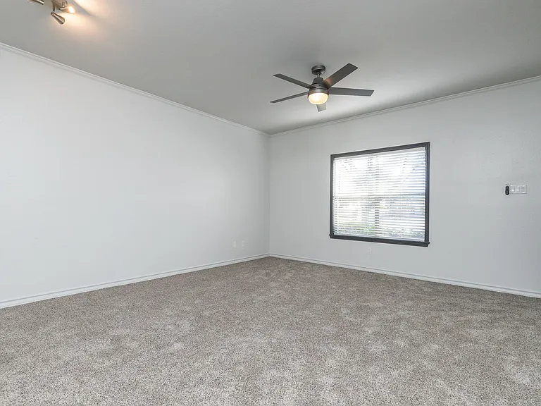 5501 Burnham Dr — Photo 6