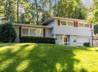 406 Red Fox Rd SE, Cedar Rapids, IA 52403