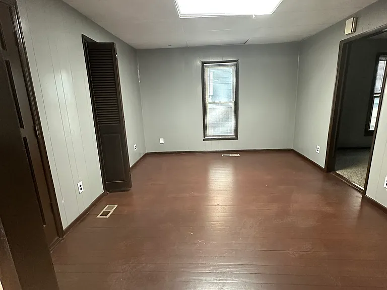 2732 W Cameron St — Photo 8