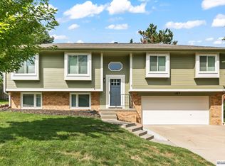 1008 Conestoga Rd, Papillion, NE 68046