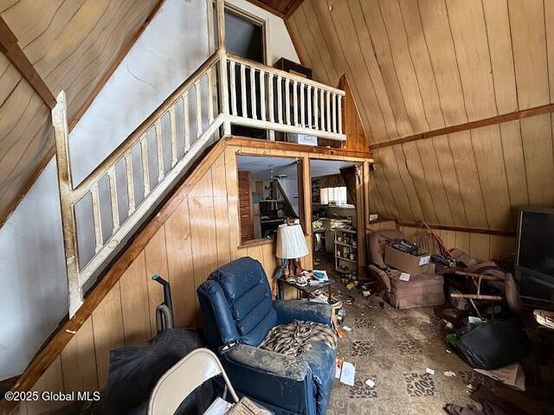 3rd image of 5698 Lake Road