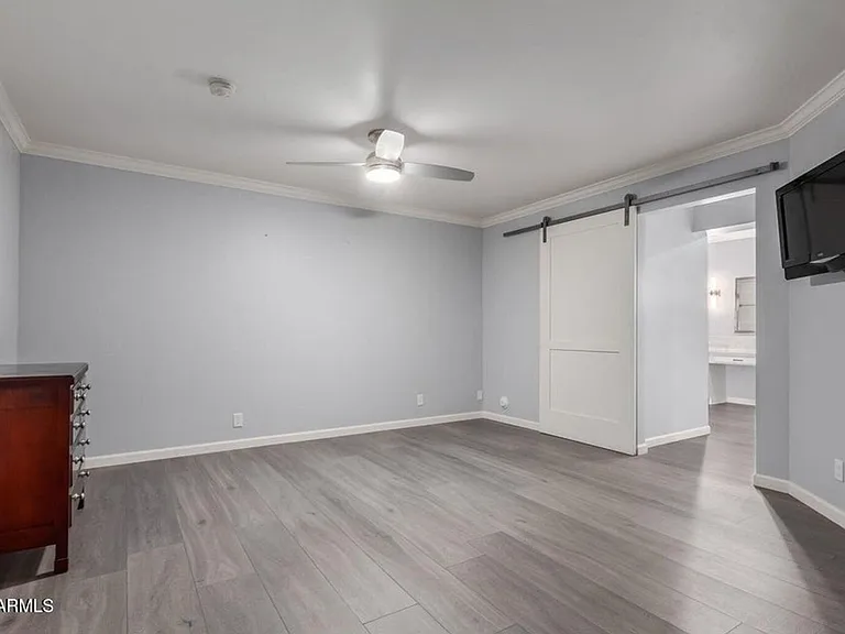 481 W Half Moon Way — Photo 15