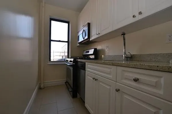 Rented by City Connections Realty | media 27