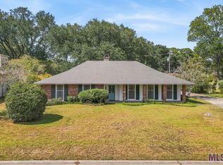 5949 Hibiscus Dr, Baton Rouge, LA 70808