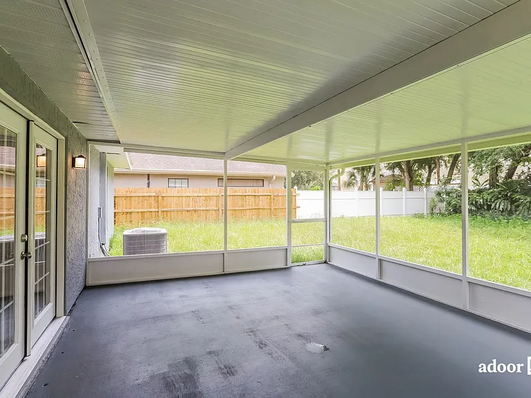 11329 Maybrook Ave — Photo 14