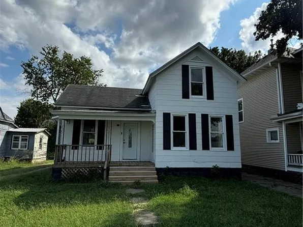 2216 Broadway Ave, Parsons, KS 67357