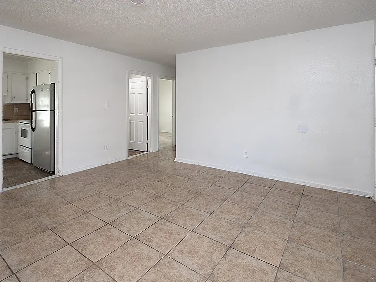 2718 Crescent Ln #A — Photo 6