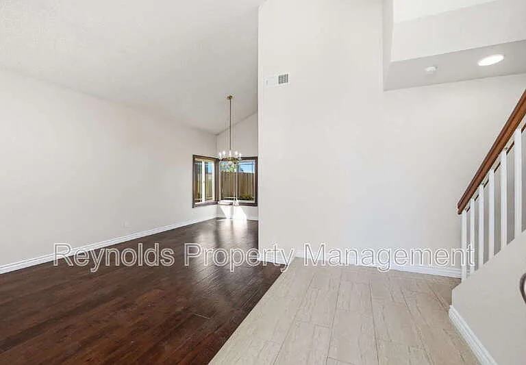 9462 Pipilo St — Photo 8
