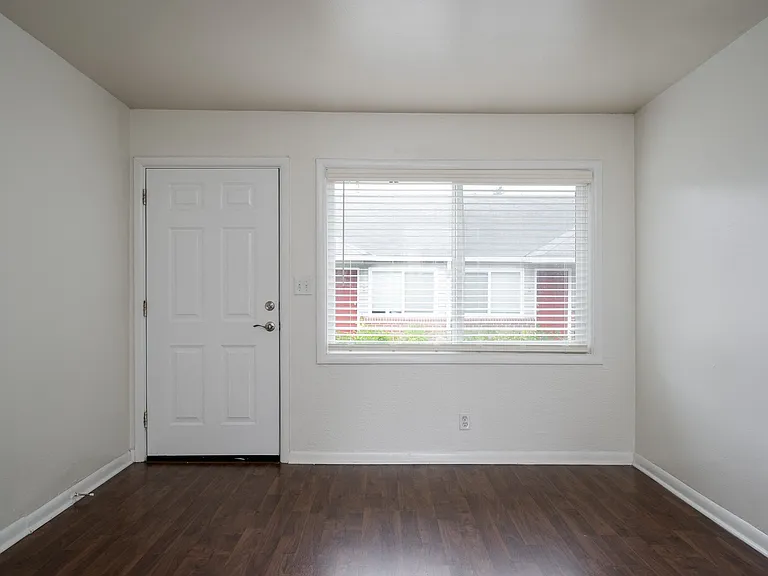 Clinton Court | Interior