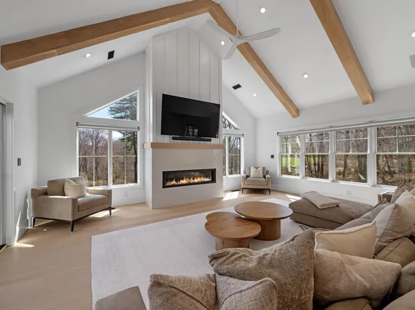 15 Spring Hill Farm Rd, Wenham, MA 01984