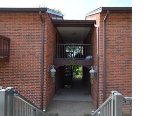 5557 Baronridge Dr APT 2, Saint Louis, MO 63129