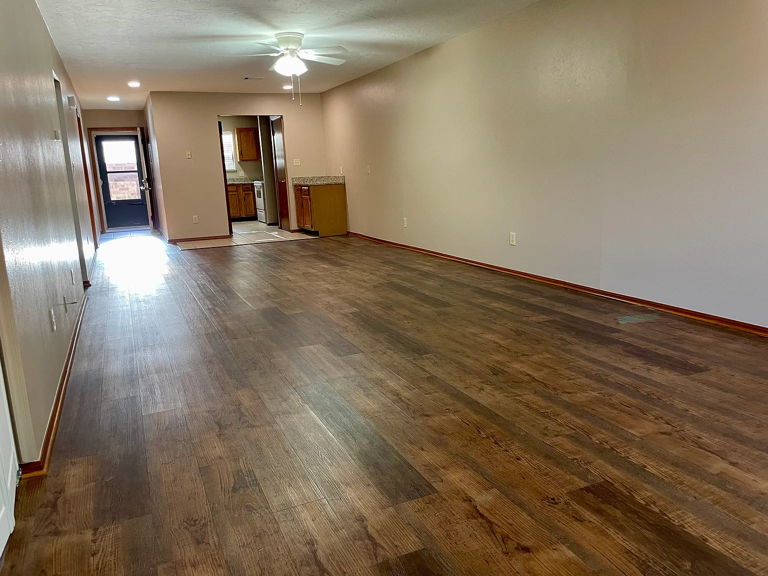 2 bed, 1343 sqft, $1,200 — Photo 4