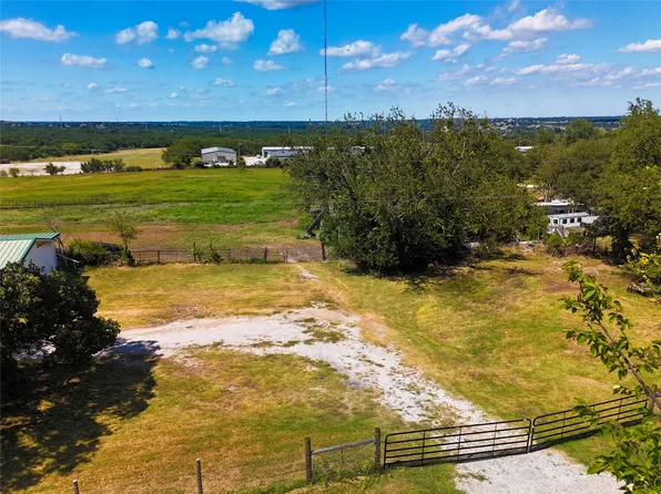 1125 E 1st St, Weatherford, TX 76086