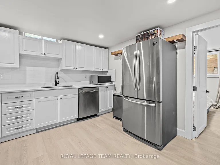 1288 Plante Dr #B — Photo 7