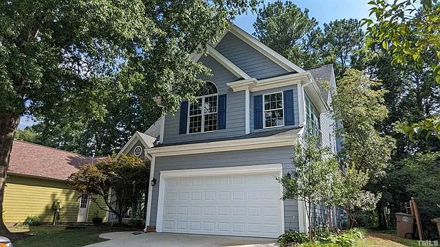 3 bed, 2.5 bath, 2281 sqft, $2,250 — Photo 2