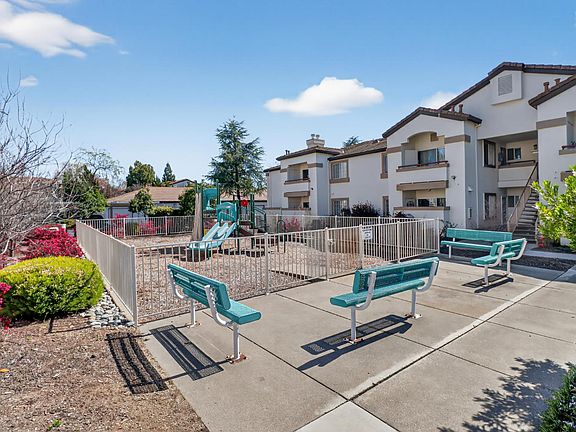 4th image of 8020 Walerga Rd Unit 1009