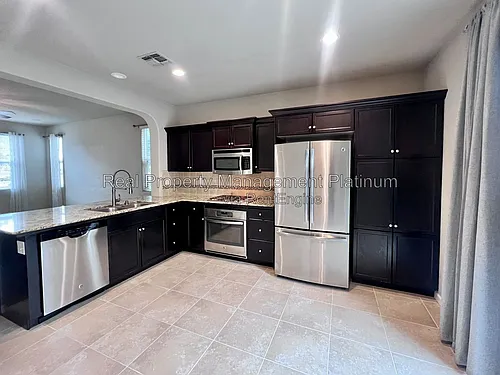 1502 N Reunion Way Photo 1