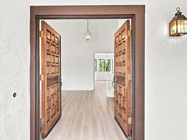 1135 Quail Ridge Ct — Photo 3