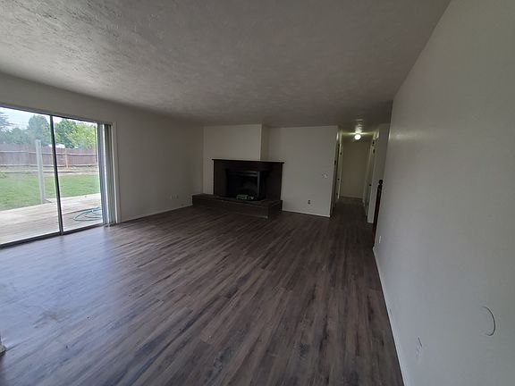 2nd image of 2130 Brookcliff Dr