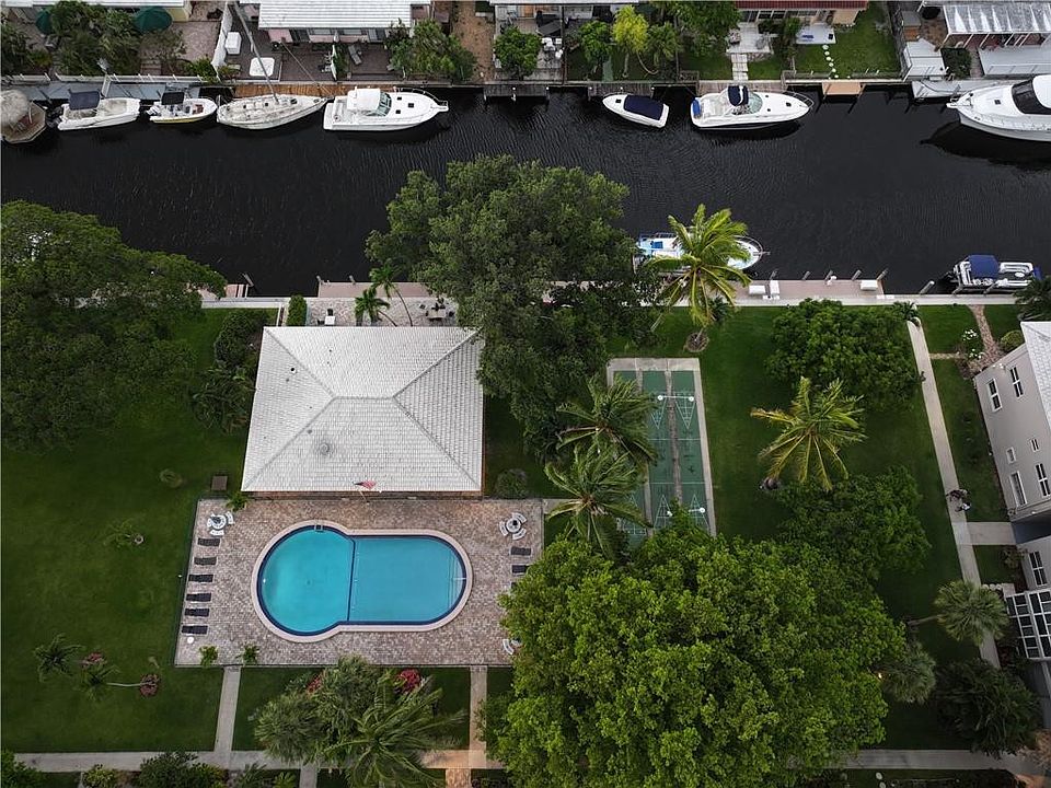 1st image of 1100 SW 12th Street #301