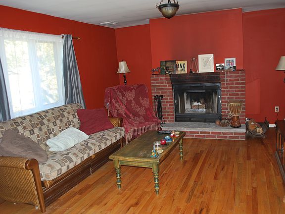 2nd image of 406 Tarrytown Ave