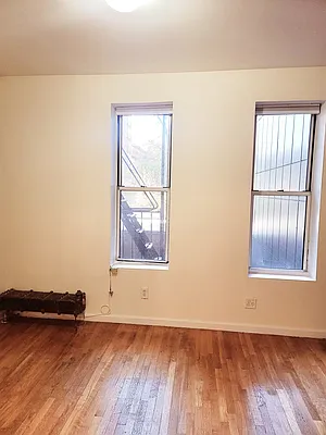 Rented by United Realty Equities | media 17