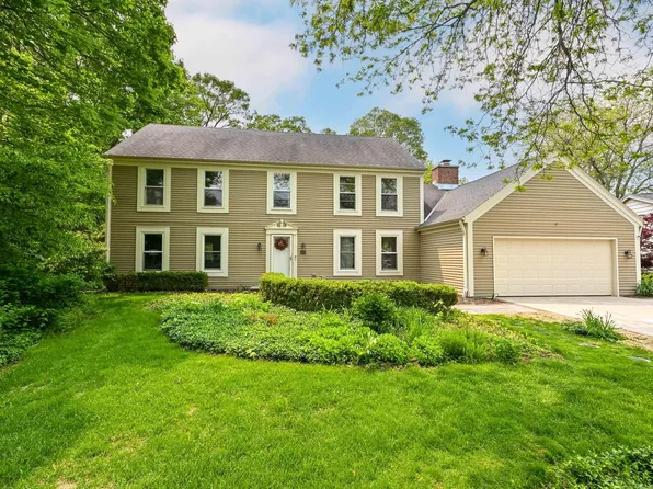 3627 West Chantilly COURT, Mequon, WI 53092