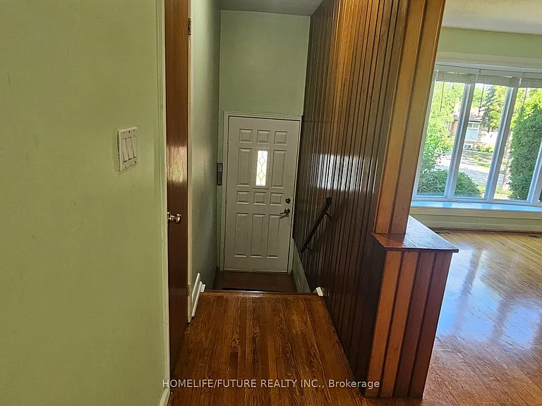 61 Hollyhedge Dr — Photo 5