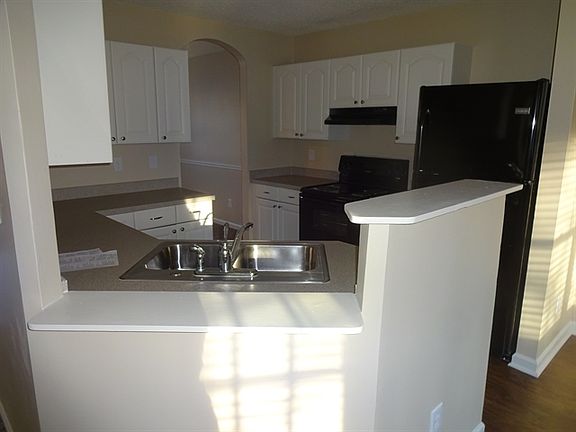 4th image of 4808 Hunt Club Dr
