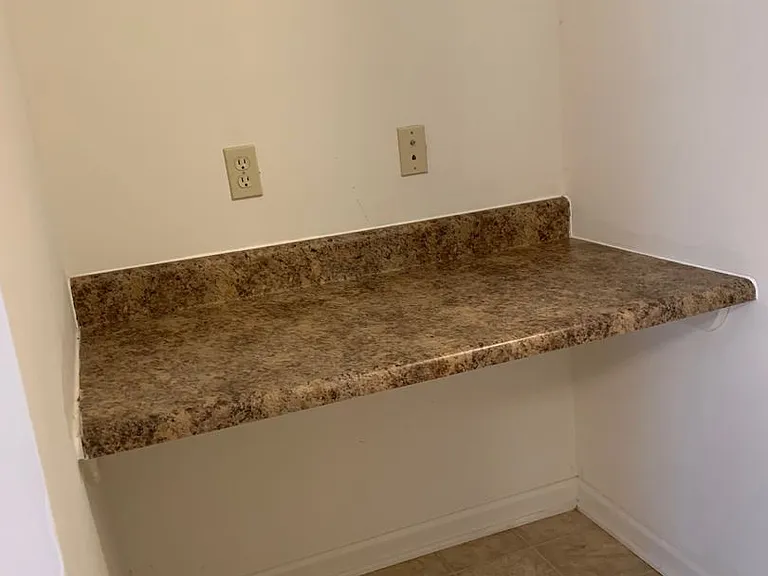 1145 College St NW — Photo 10