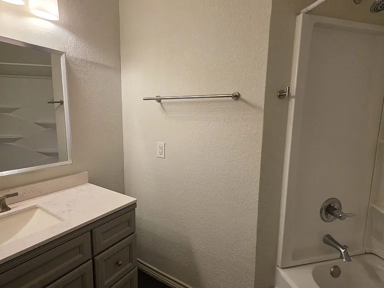 100 Jackman St #108 — Photo 29