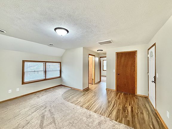 4th image of 167 S Jackson St #1/2