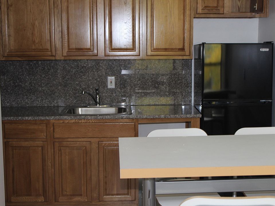 1st image of 428 Park Pl APT 4B