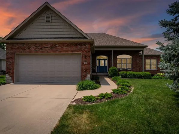 23 Knollbrook Ct, Bloomington, IL 61705