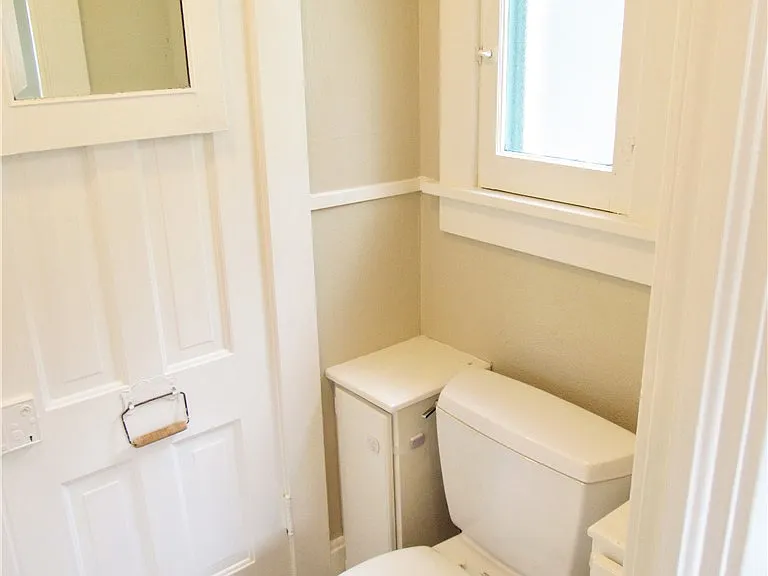 478 S Grand St — Photo 10