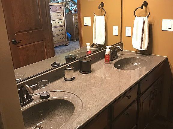 Master his/her sinks