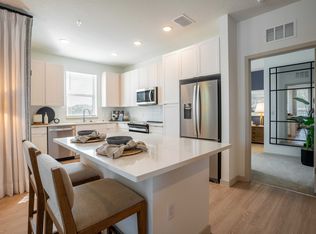 2420 Medicine Lake Dr #102, Apopka, FL 32703