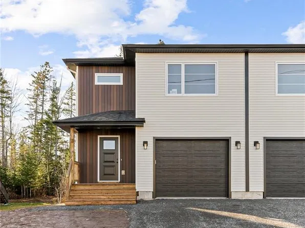 341 Lady Russell St, Moncton, NB E1E 0C1