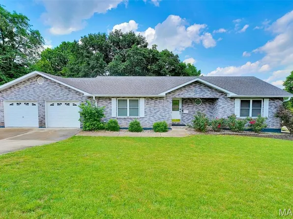 700 Essex St, De Soto, MO 63020