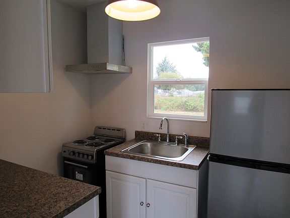 4th image of 1600 Northcrest Dr