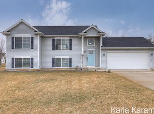 5275 Fieldstone Meadow Dr NE, Cedar Springs, MI