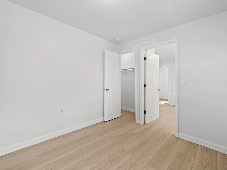 1316 W 35th St #2 — Photo 8
