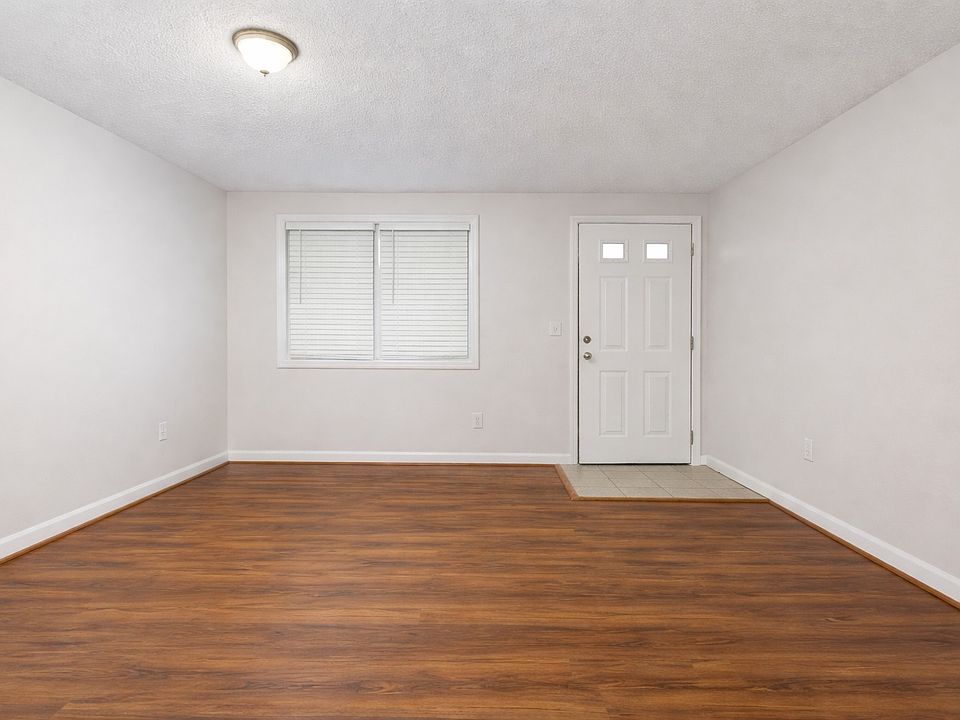 1st image of 126-128 Miller St #2