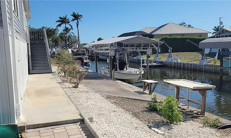 4709 Kon Tiki Ln — Photo 2